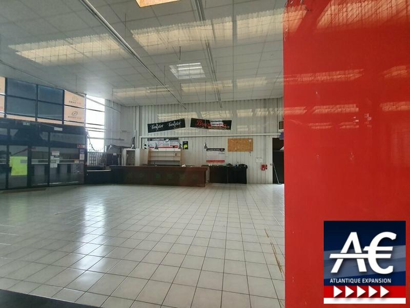 Local commercial - 1 200 m²