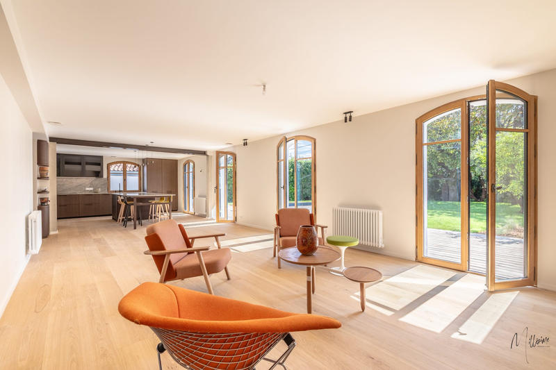 Maison - 231 m² - 7 pièces