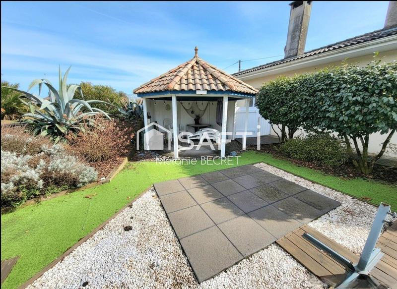 Maison - 223 m² - 8 pièces