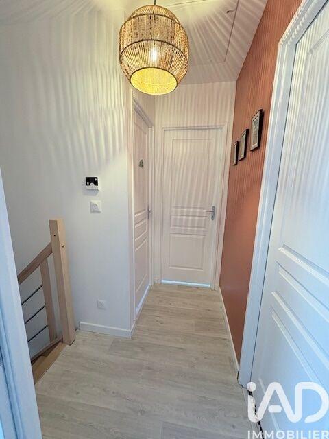 Maison - 99 m² - 5 pièces