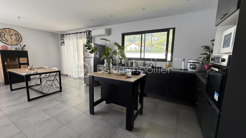 Maison - 97 m² - 4 pièces