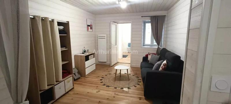 Immeuble - 211 m² - 9 pièces