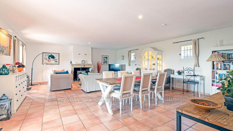 Maison - 180 m² - 5 pièces