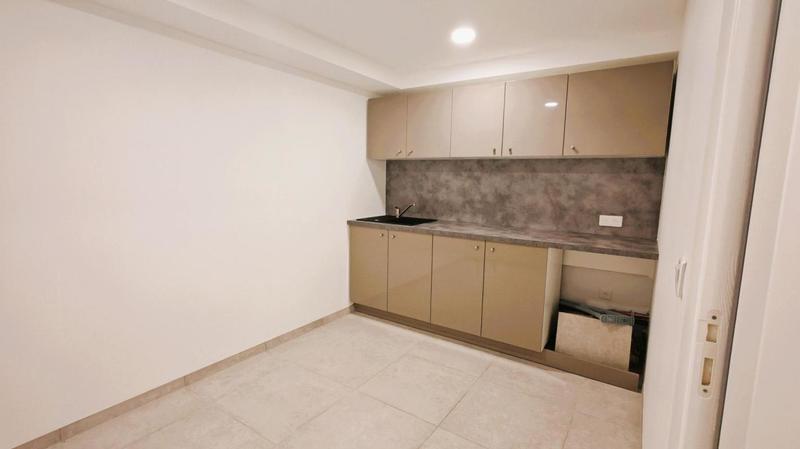 Local commercial - 80 m² - 4 pièces