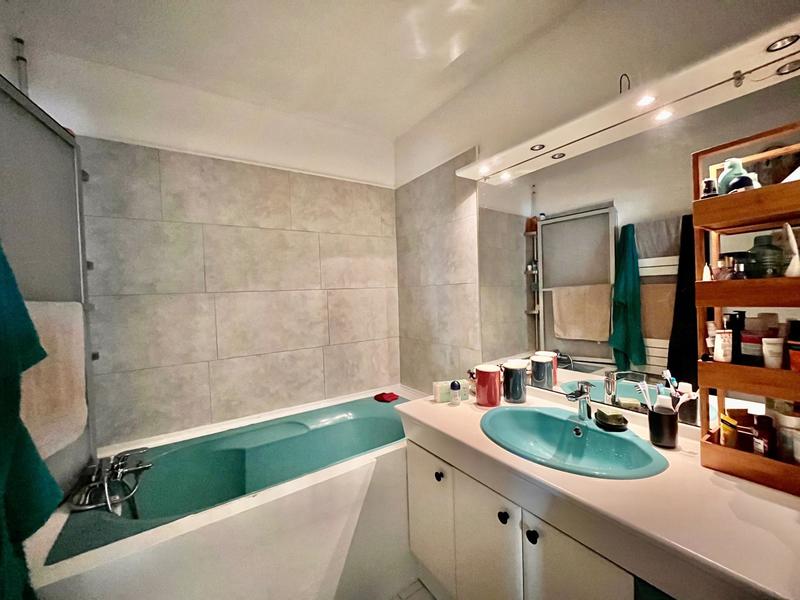 Appartement - 99 m² - 6 pièces