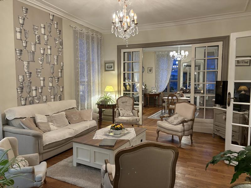 Appartement - 120 m² - 5 pièces