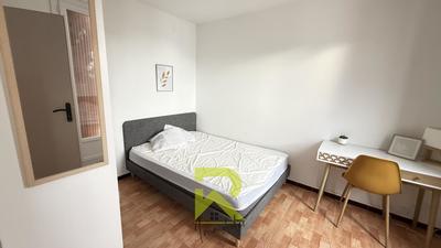 Appartement - 100 m² - 7 pièces