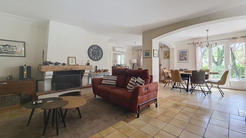 Maison traditionnelle - 169 m² - 6 pièces