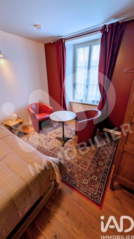 Maison - 345 m² - 11 pièces