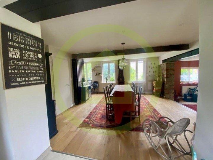 Maison - 166 m² - 6 pièces