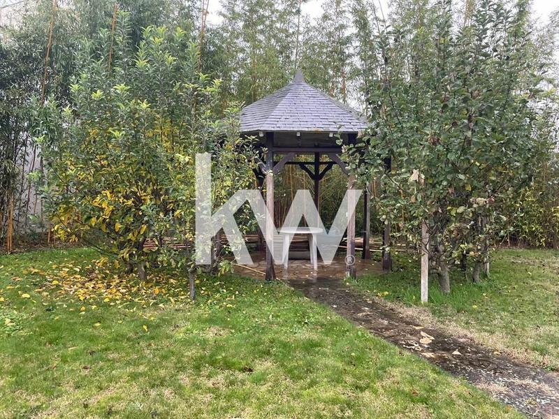 Maison - 422 m² - 8 pièces