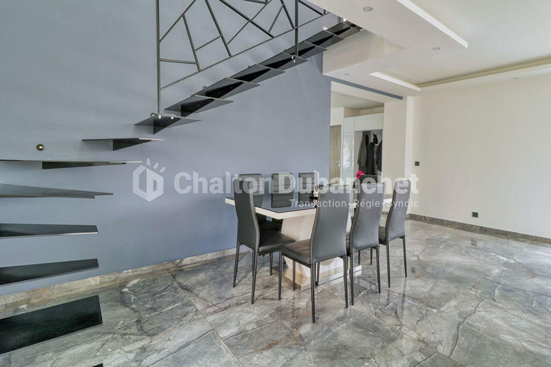 Maison - 140 m² - 5 pièces