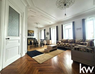 Appartement - 125 m² - 5 pièces