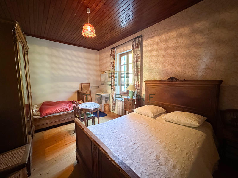 Maison - 203 m² - 6 pièces