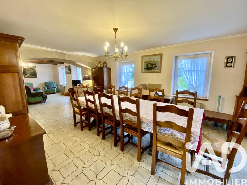 Maison - 147 m² - 8 pièces