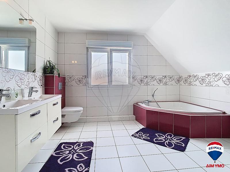 Maison - 173 m² - 8 pièces