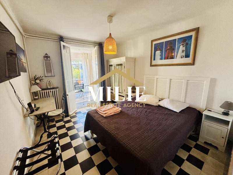 Villa - 245 m² - 7 pièces