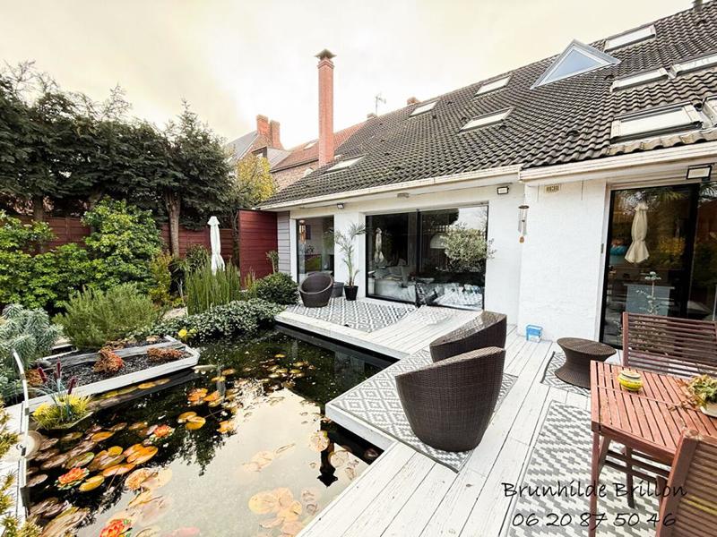 Maison - 205 m² - 10 pièces