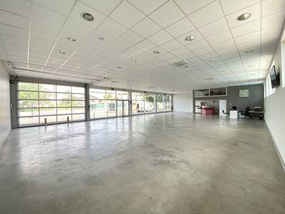 Local commercial - 255 m² - 2 pièces