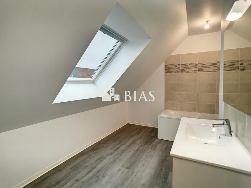 Maison - 95 m² - 4 pièces