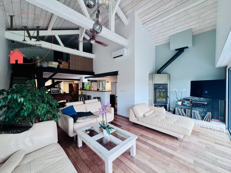 Villa - 295 m² - 10 pièces