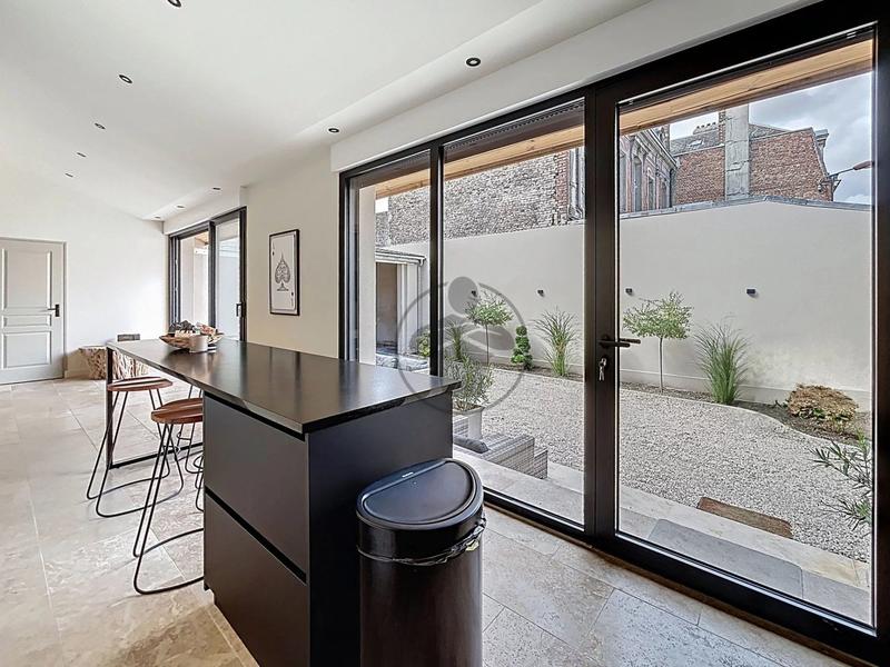 Maison - 185 m² - 7 pièces