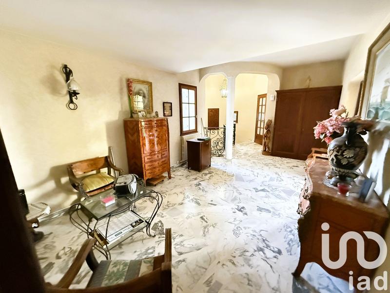 Maison - 240 m² - 10 pièces