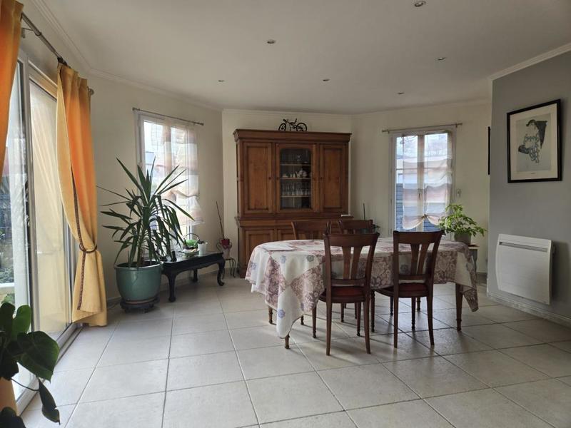 Maison - 148 m² - 8 pièces