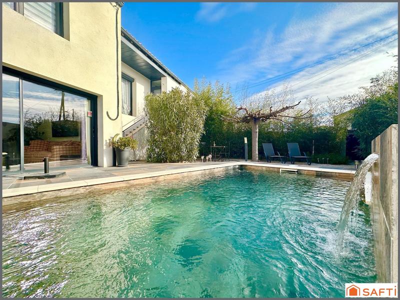 Maison - 212 m² - 8 pièces