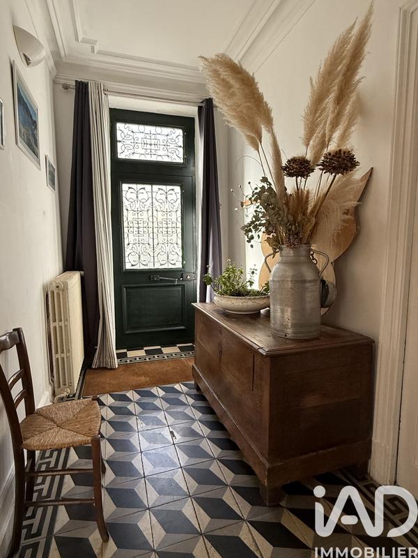 Maison - 182 m² - 10 pièces