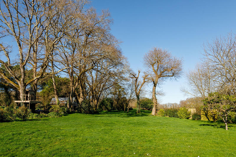 Maison - 282 m² - 10 pièces