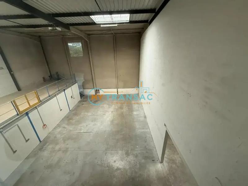 Local d'activités - 1 010 m²