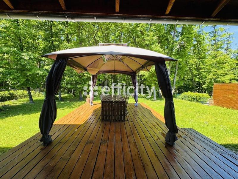 Maison - 240 m² - 10 pièces