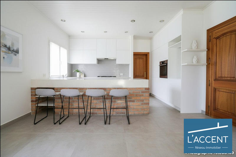 Maison - 435 m² - 8 pièces