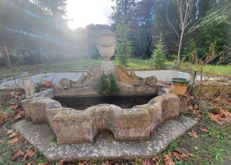 Maison - 198 m² - 12 pièces