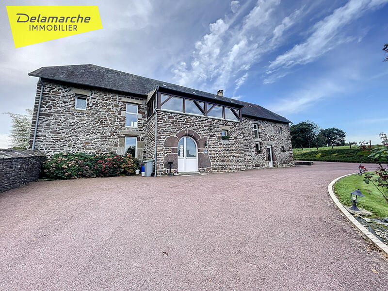 Maison - 221 m² - 8 pièces