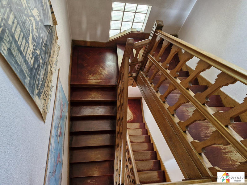 Maison - 249 m² - 9 pièces