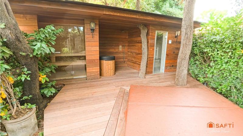 Villa - 419 m² - 10 pièces