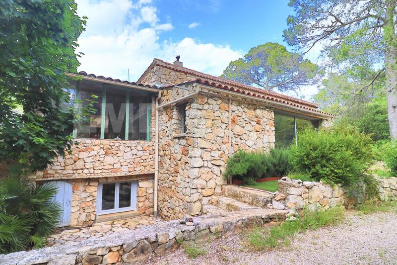 Maison - 315 m² - 10 pièces