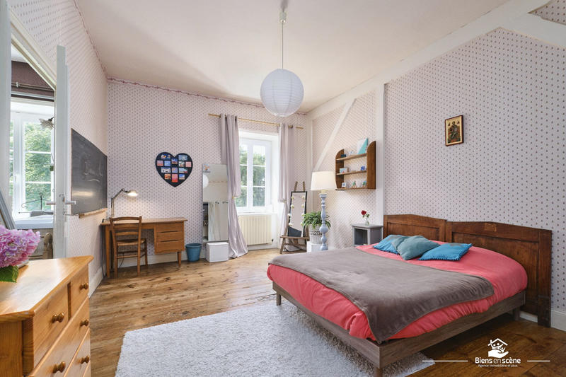 Maison ancienne - 450 m² - 13 pièces