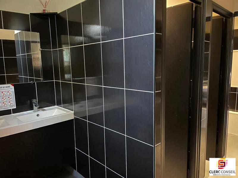 Local commercial - 326 m²