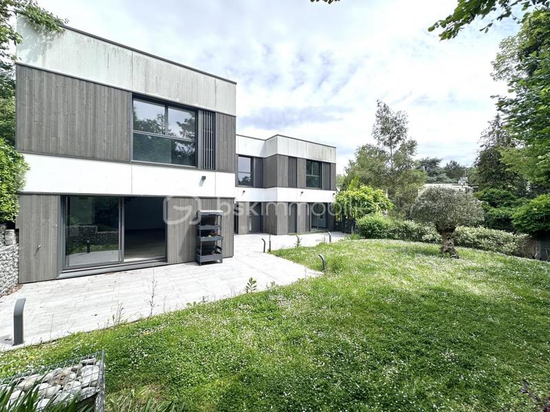 Maison d'architecte - 210 m² - 6 pièces
