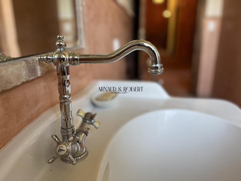 Maison ancienne - 473 m² - 9 pièces