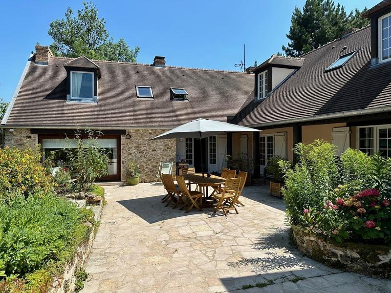 Maison - 330 m² - 11 pièces