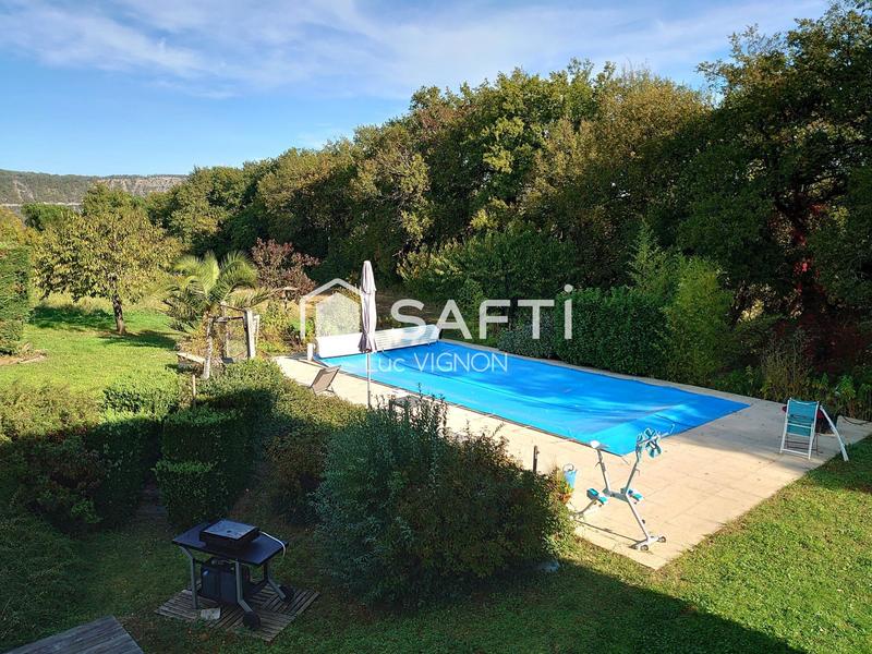 Maison - 200 m² - 7 pièces