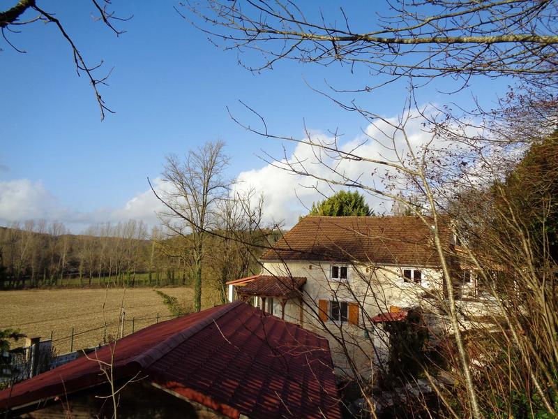 Maison traditionnelle - 270 m² - 7 pièces