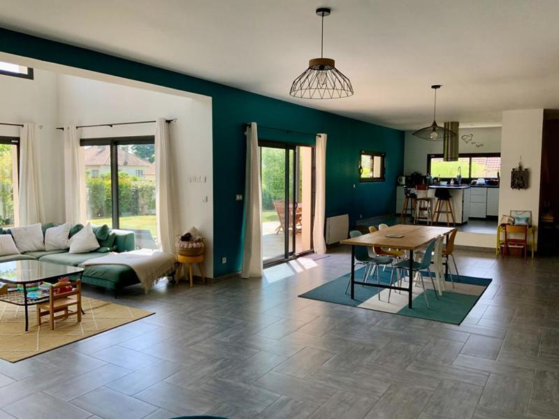 Maison - 261 m² - 8 pièces