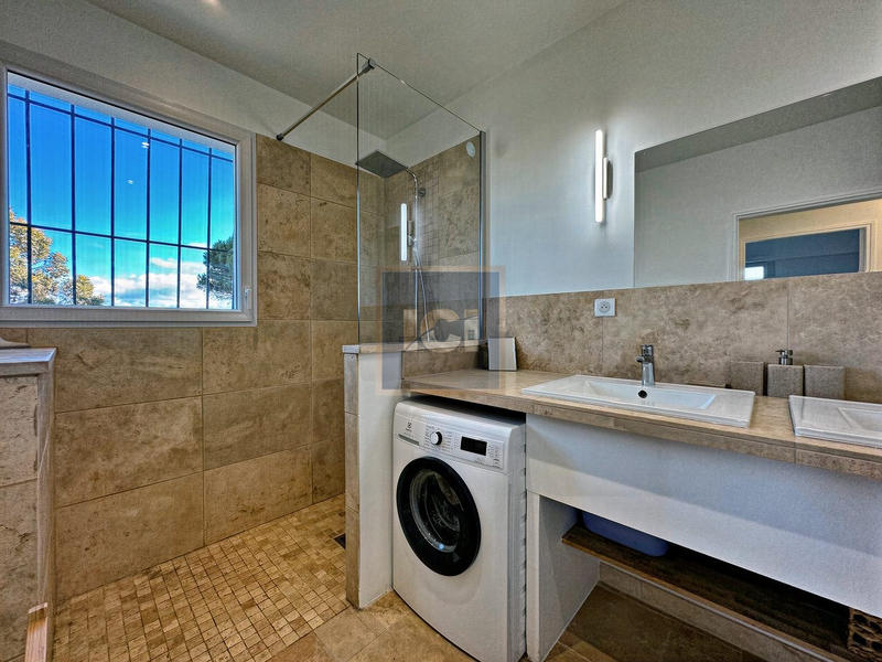 Maison - 167 m² - 7 pièces