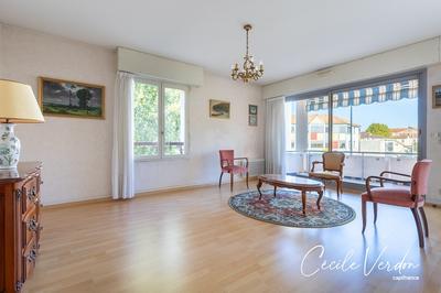 Appartement - 80 m² - 3 pièces