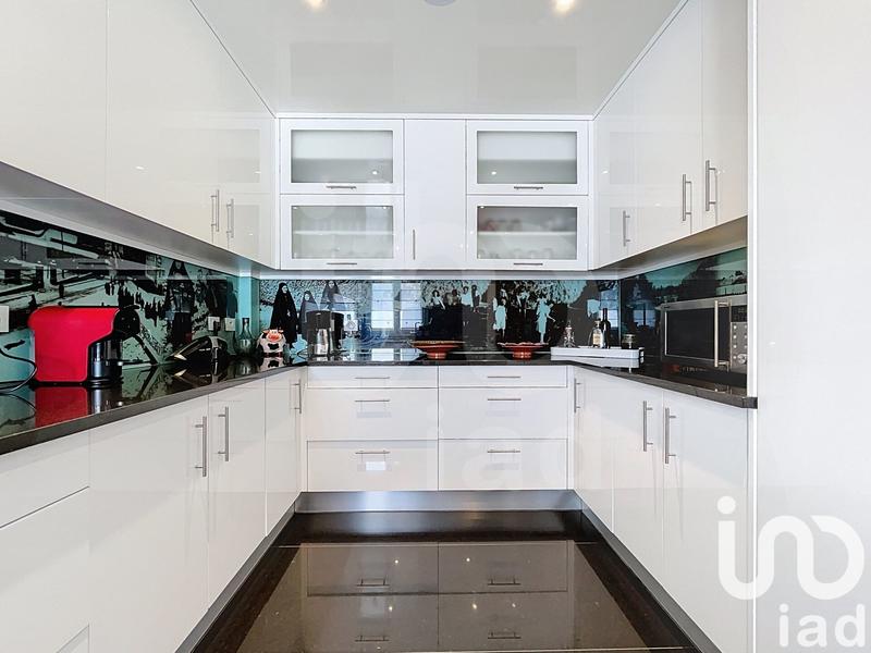 Maison - 181 m² - 7 pièces